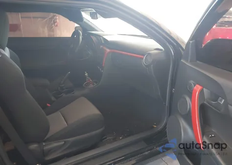 2015 Scion Tc z USA, uszkodzony, nr VIN JTKJF5C70F3090842